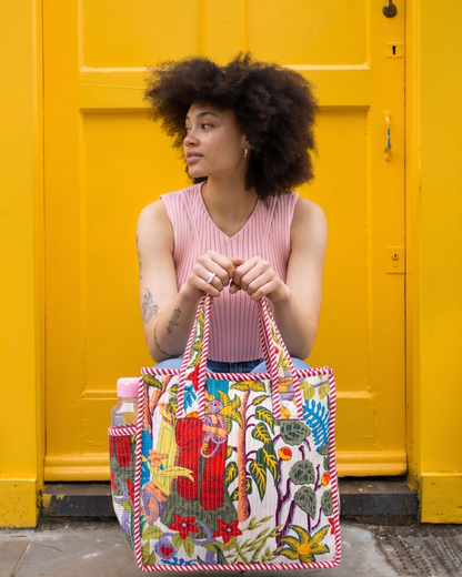 Quilted Printed Lunch Box Hand Bag With Bottle Pocket And Zip Closure