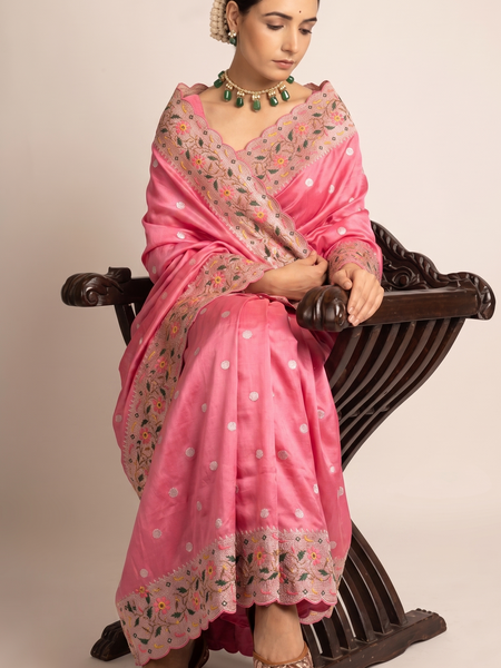 Elegant Floral Pure Munga Silk Saree With Delicate Embroidery Border
