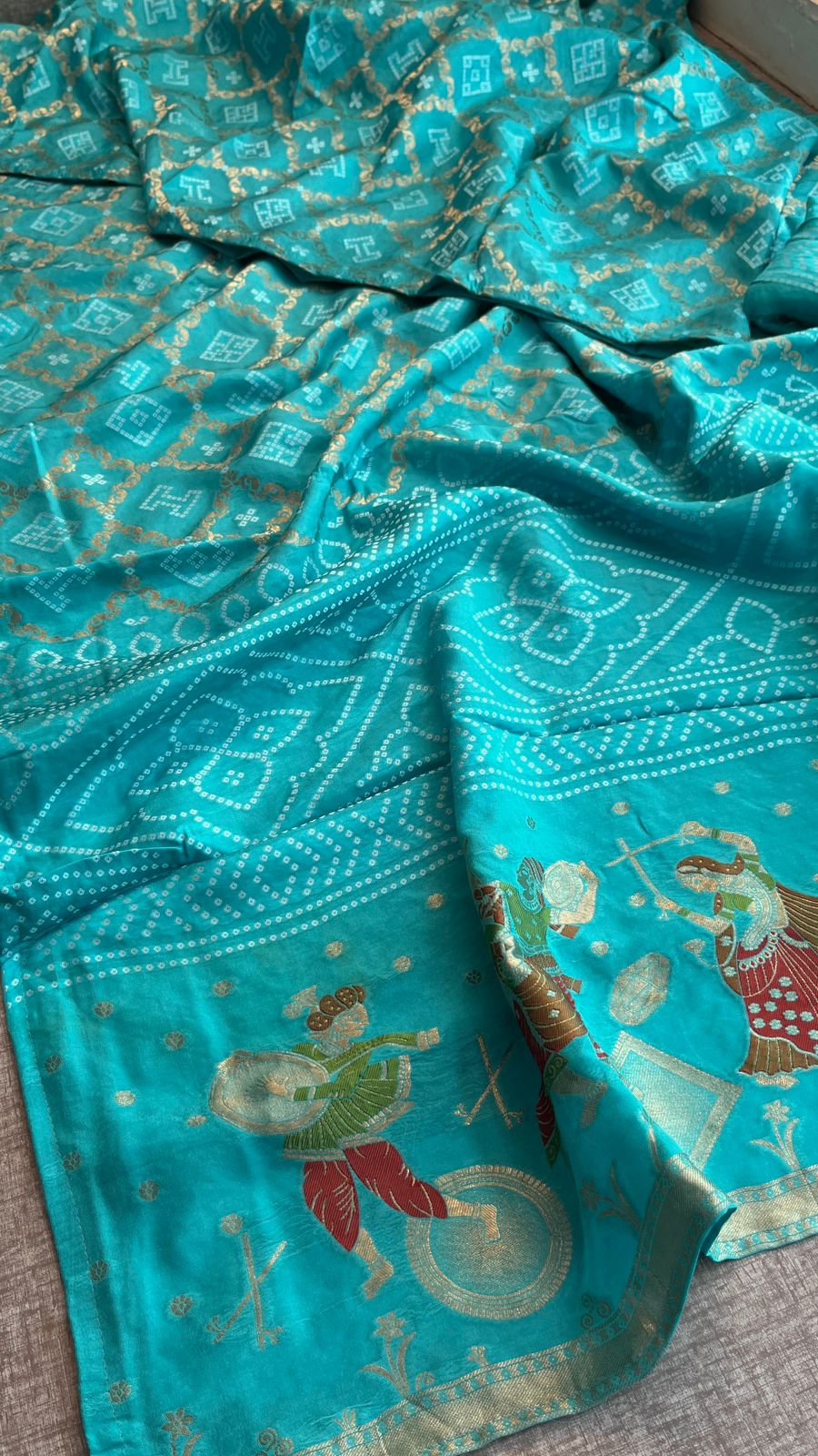 Pure Crepe Silk Saree with Meena Bandhani Banarasi Weaving