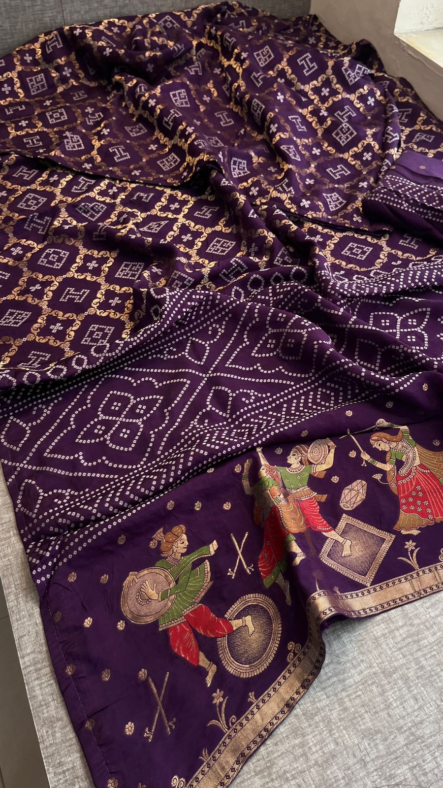 Pure Crepe Silk Saree with Meena Bandhani Banarasi Weaving