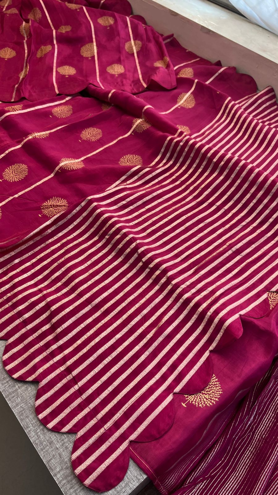 Pure Crepe Silk Saree with Zari Banarasi Weaving