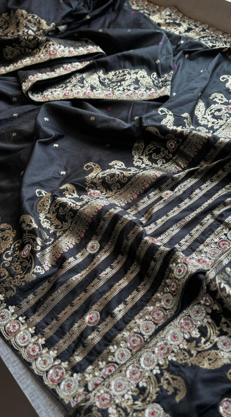 Soft Munga Silk Saree with Kutdana & Zarkan Embellishment