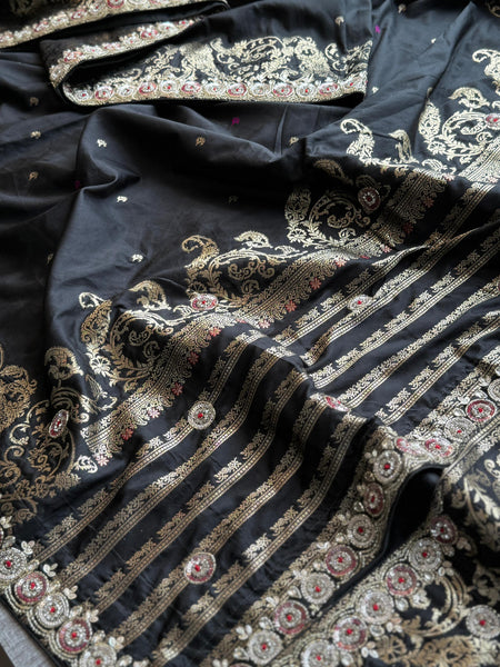 Soft Munga Silk Saree with Kutdana & Zarkan Embellishment