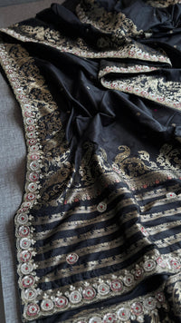 Soft Munga Silk Saree with Kutdana & Zarkan Embellishment