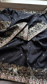 Soft Munga Silk Saree with Kutdana & Zarkan Embellishment