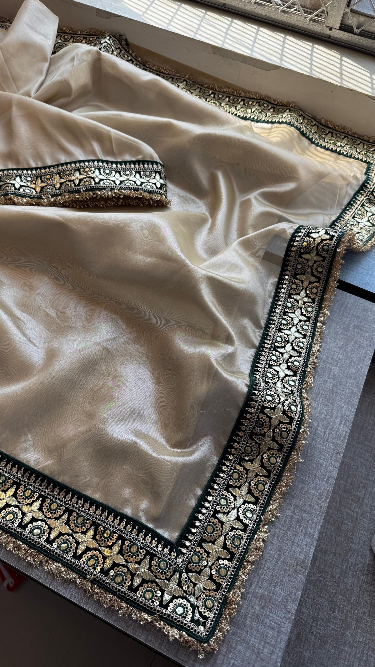 Pure Tissue Handloom Silk Saree with Elegant Border Concept Design