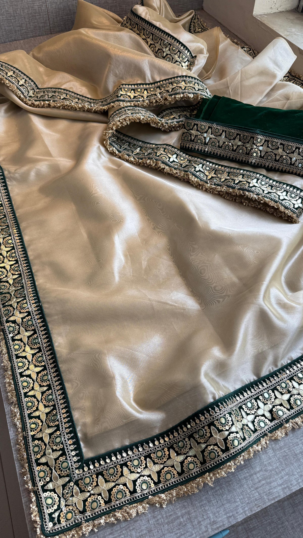 Pure Tissue Handloom Silk Saree with Elegant Border Concept Design