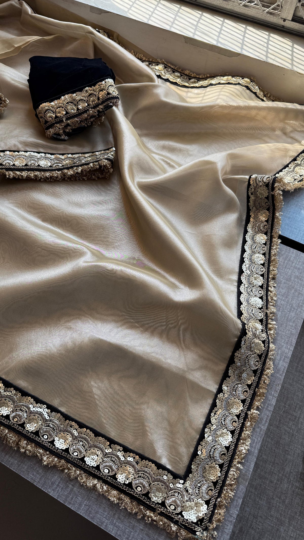 Pure Tissue Handloom Silk Saree with Elegant Border Concept Design