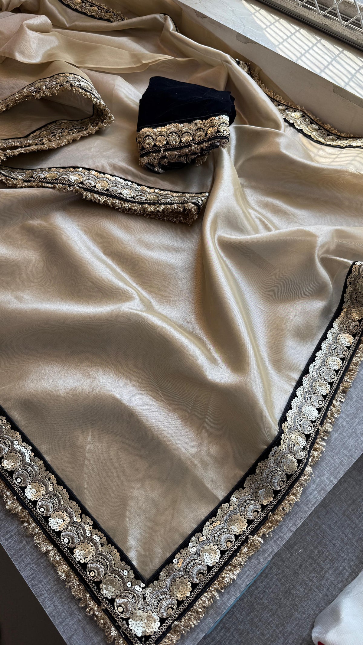 Pure Tissue Handloom Silk Saree with Elegant Border Concept Design