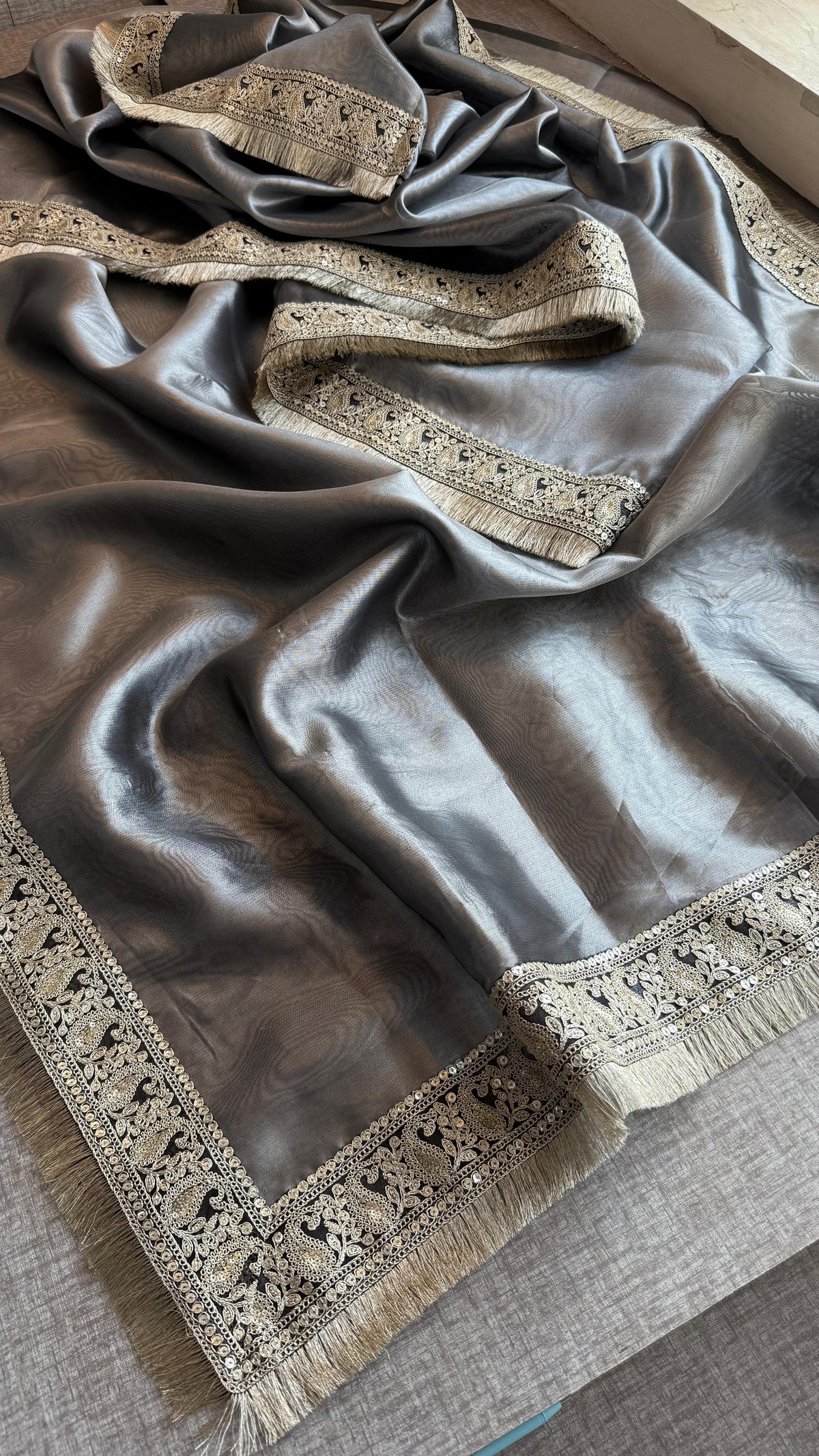 Pure Tissue Handloom Silk Saree with Elegant Border Concept Design
