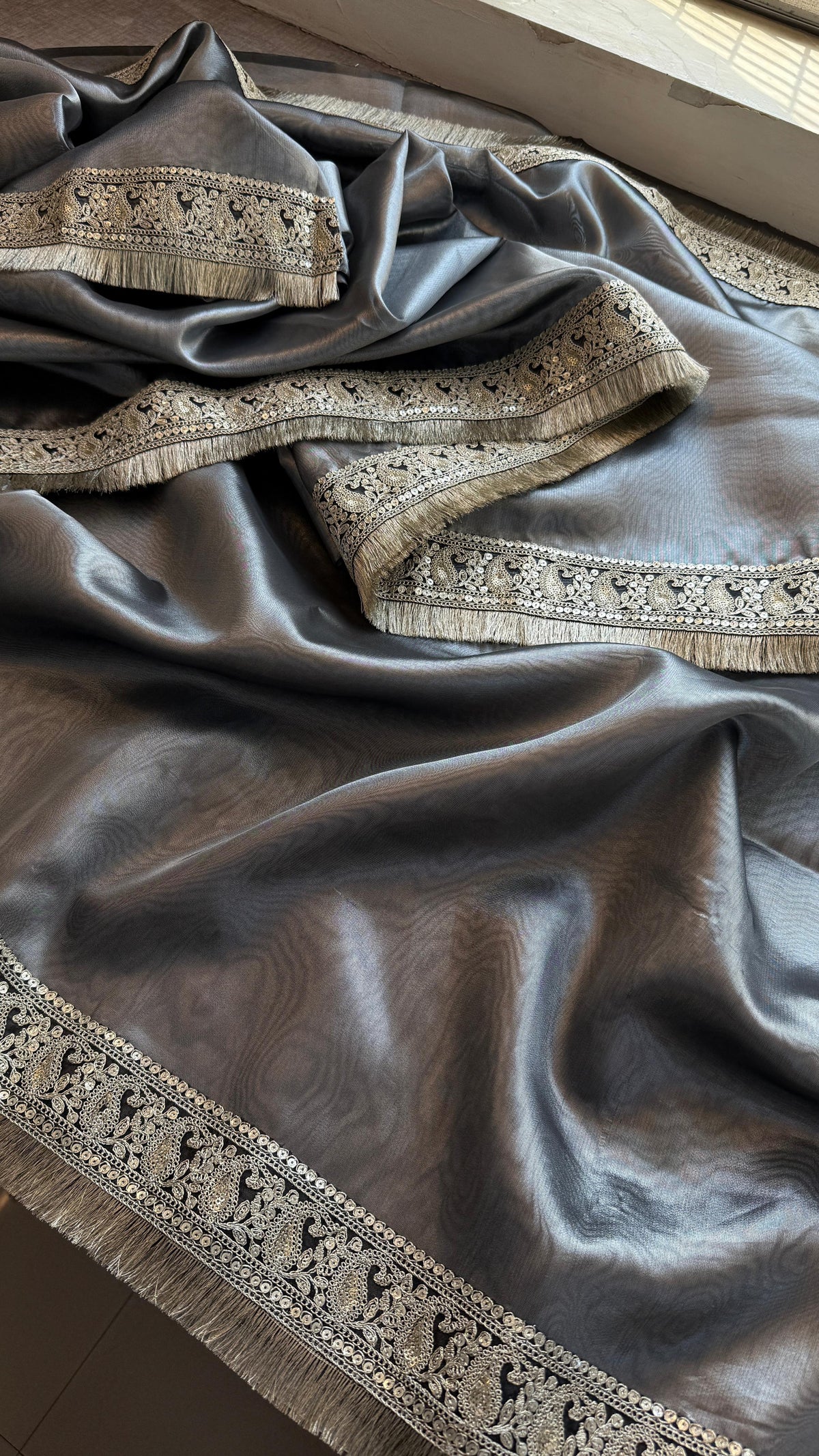 Pure Tissue Handloom Silk Saree with Elegant Border Concept Design