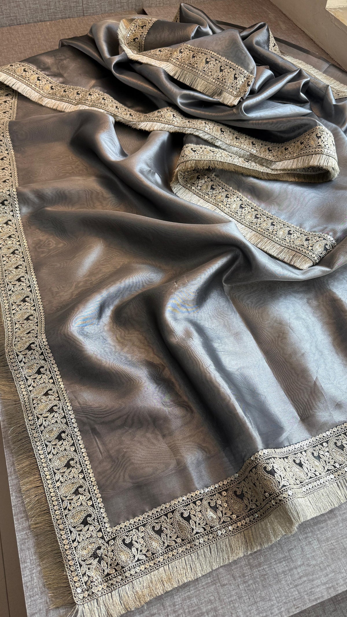 Pure Tissue Handloom Silk Saree with Elegant Border Concept Design