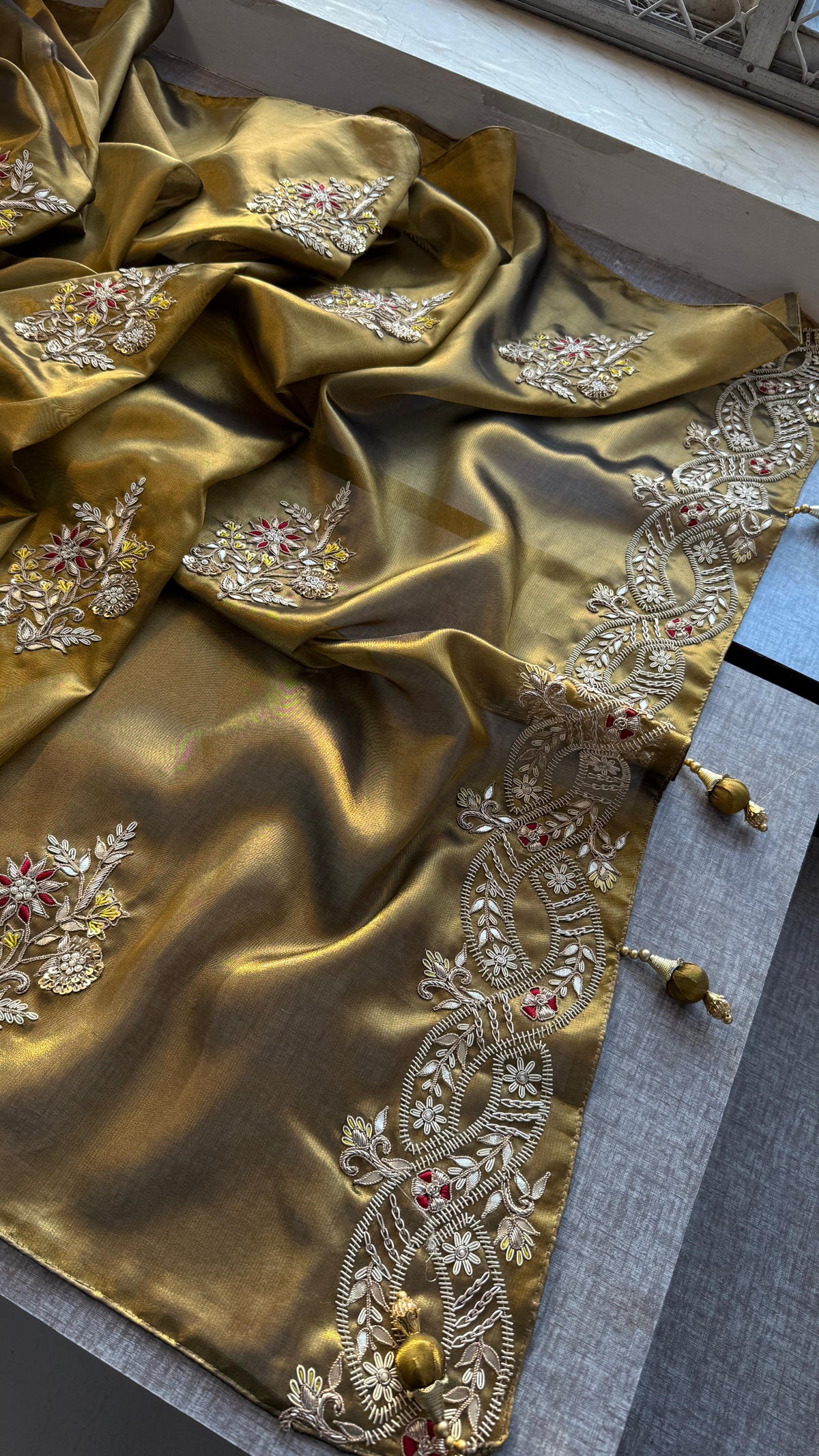 Pure Tissue Handloom Silk Saree with Zardozi, Pearl & Gotapatti Work