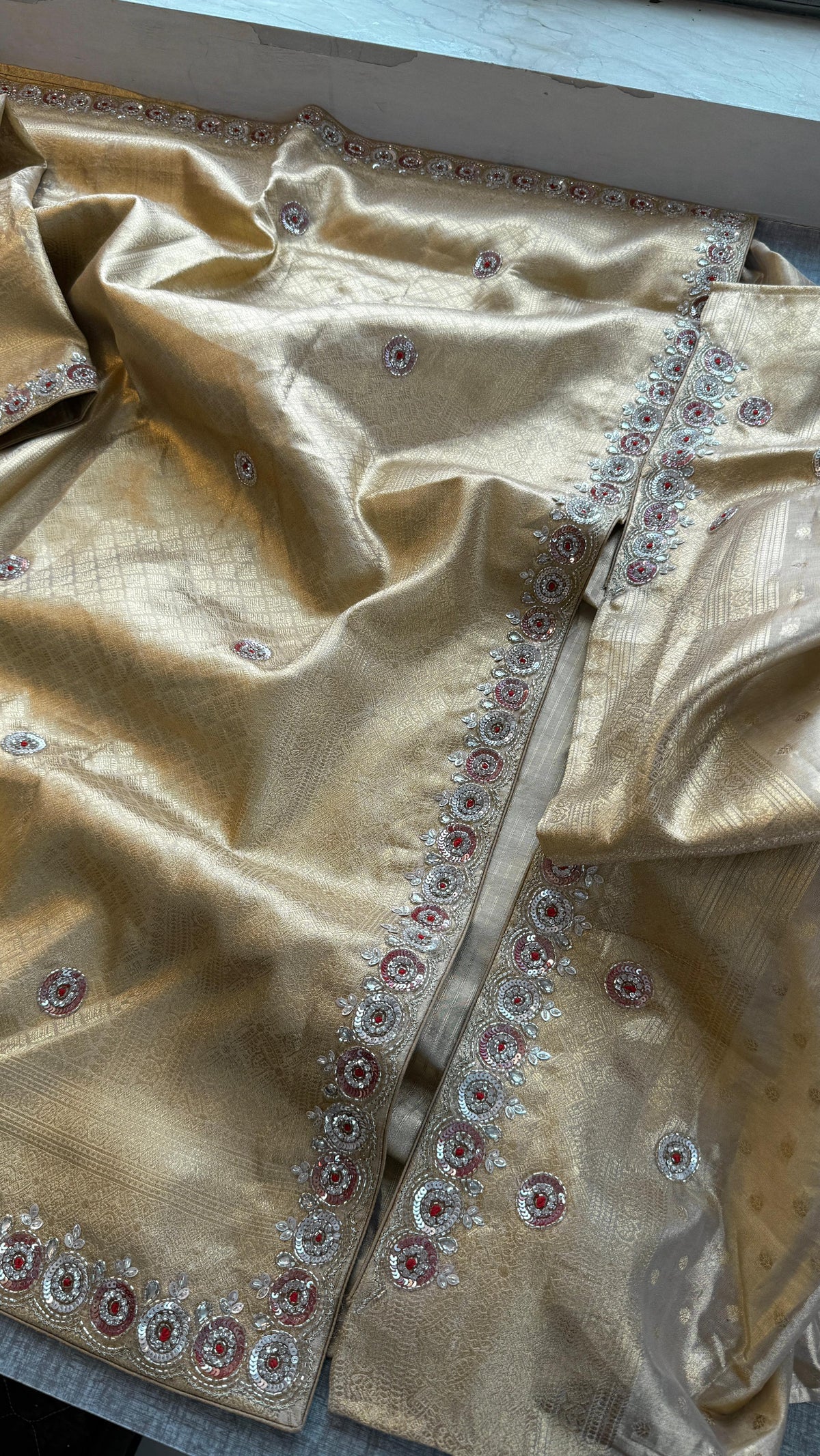 Pure Tissue Kanjivaram Banarasi Saree with Zardozi & Pearl Embellishments