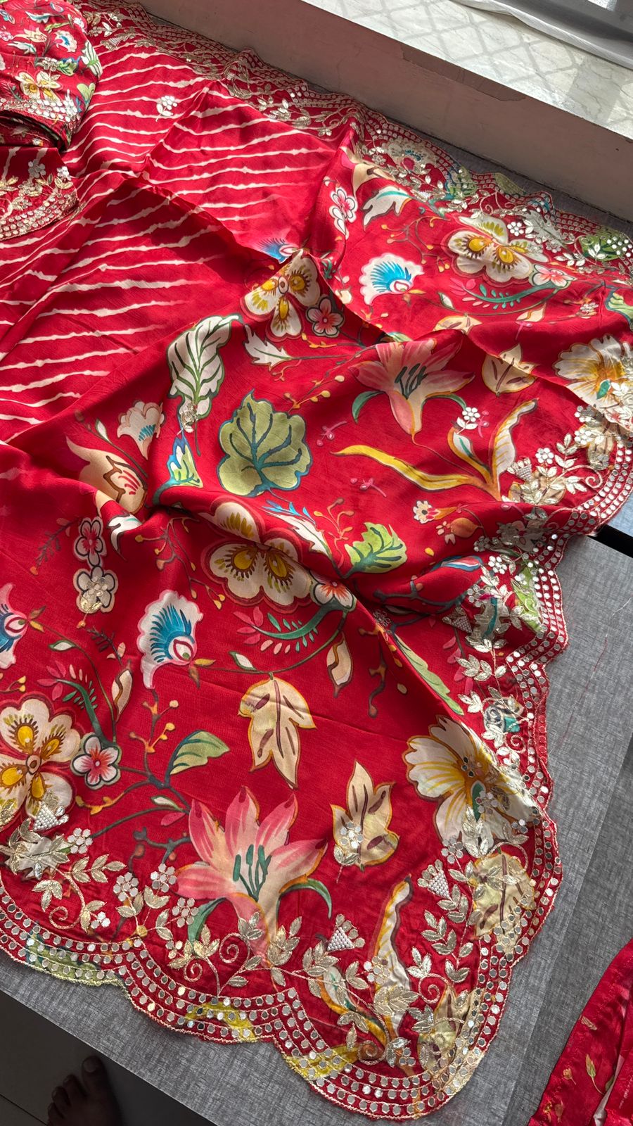 Pure Munga Silk Hand-Painted Leheriya Saree with Floral Print & Heavy Gotapatti Border