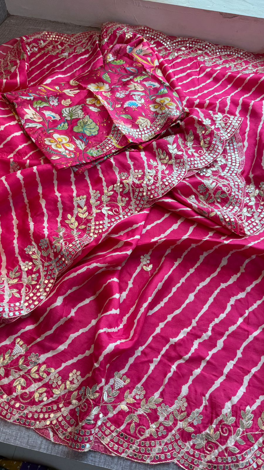 Pure Munga Silk Hand-Painted Leheriya Saree with Floral Print & Heavy Gotapatti Border
