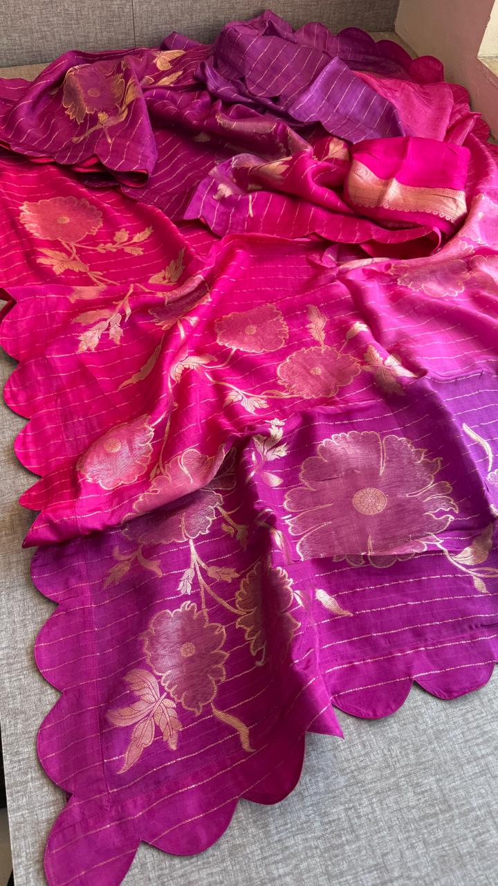 Soft Pure Munga Silk Banarasi Saree with Floral Zari Weaving & Scallop Border Concept