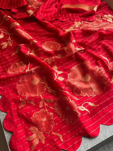 Soft Pure Munga Silk Banarasi Saree with Floral Zari Weaving & Scallop Border Concept