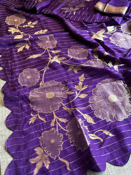 Soft Pure Munga Silk Banarasi Saree with Floral Zari Weaving & Scallop Border Concept