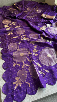 Soft Pure Munga Silk Banarasi Saree with Floral Zari Weaving & Scallop Border Concept