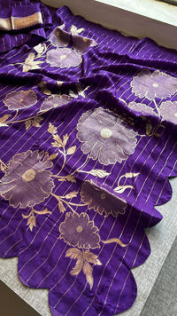 Soft Pure Munga Silk Banarasi Saree with Floral Zari Weaving & Scallop Border Concept