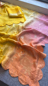 Soft Pure Munga Silk Banarasi Saree with Floral Zari Weaving & Scallop Border Concept