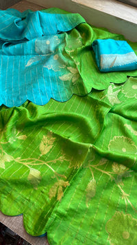 Soft Pure Munga Silk Banarasi Saree with Floral Zari Weaving & Scallop Border Concept