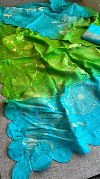 Soft Pure Munga Silk Banarasi Saree with Floral Zari Weaving & Scallop Border Concept