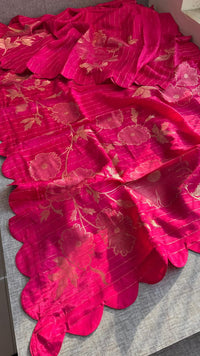 Soft Pure Munga Silk Banarasi Saree with Floral Zari Weaving & Scallop Border Concept