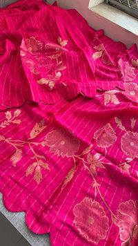Soft Pure Munga Silk Banarasi Saree with Floral Zari Weaving & Scallop Border Concept