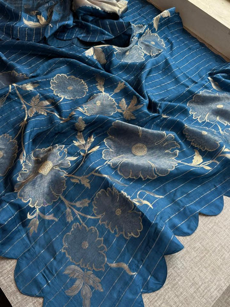 Soft Pure Munga Silk Banarasi Saree with Floral Zari Weaving & Scallop Border Concept