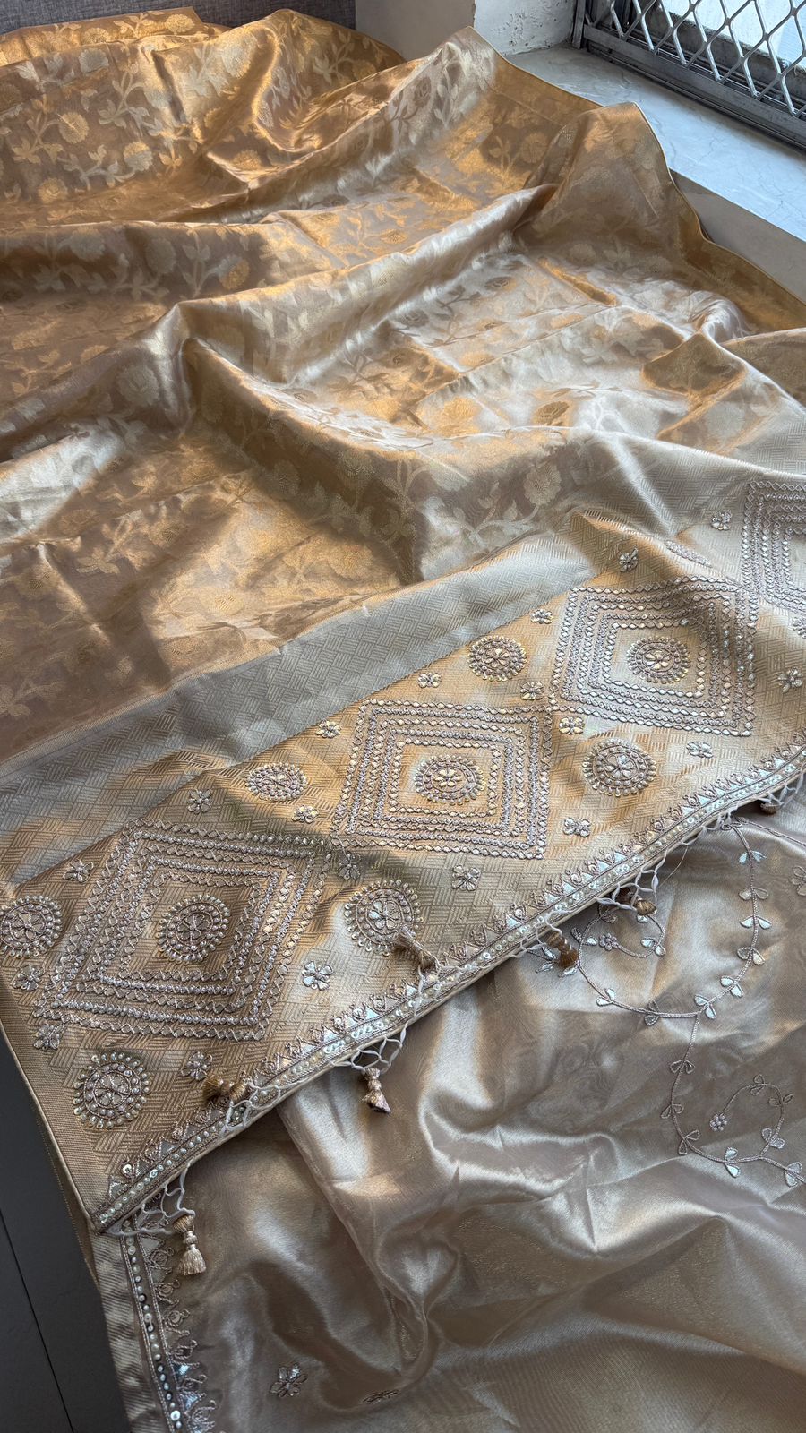 Pure Tissue Silk Banarasi Saree With Zardozi Pearl Embellished Border