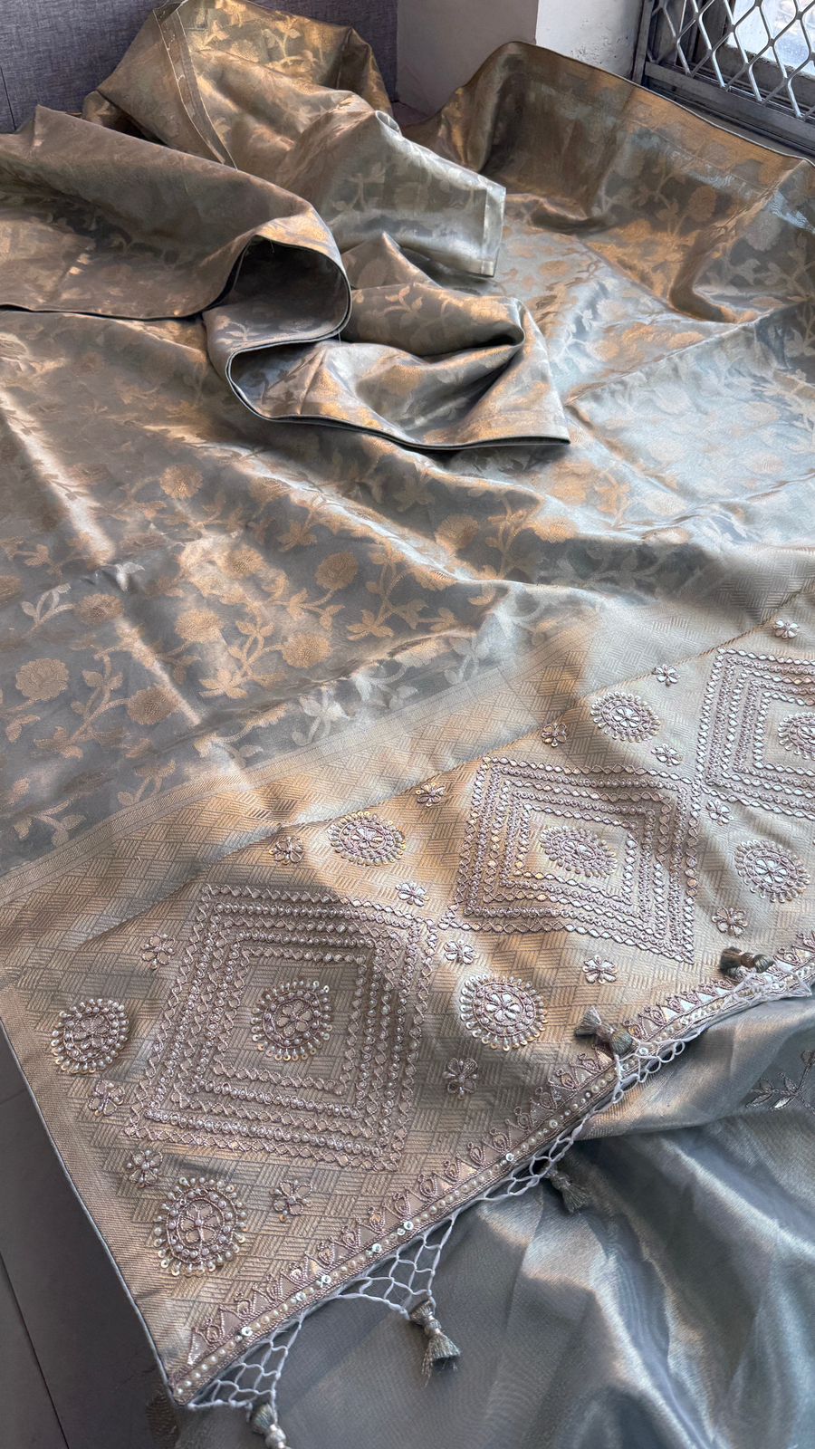 Pure Tissue Silk Banarasi Saree With Zardozi Pearl Embellished Border