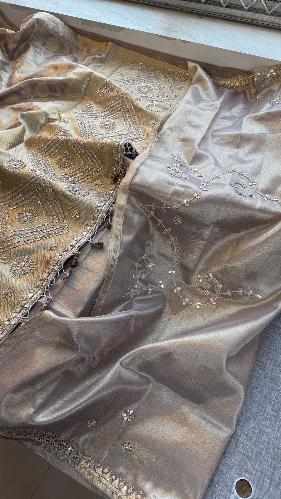 Pure Tissue Silk Banarasi Saree With Zardozi Pearl Embellished Border