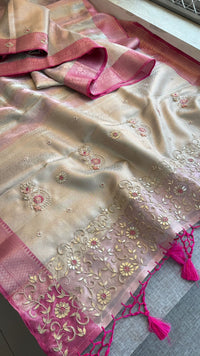 Elegant Banarasi Silk Saree With Zardozi Floral Border & Pastel Contrast Pallu