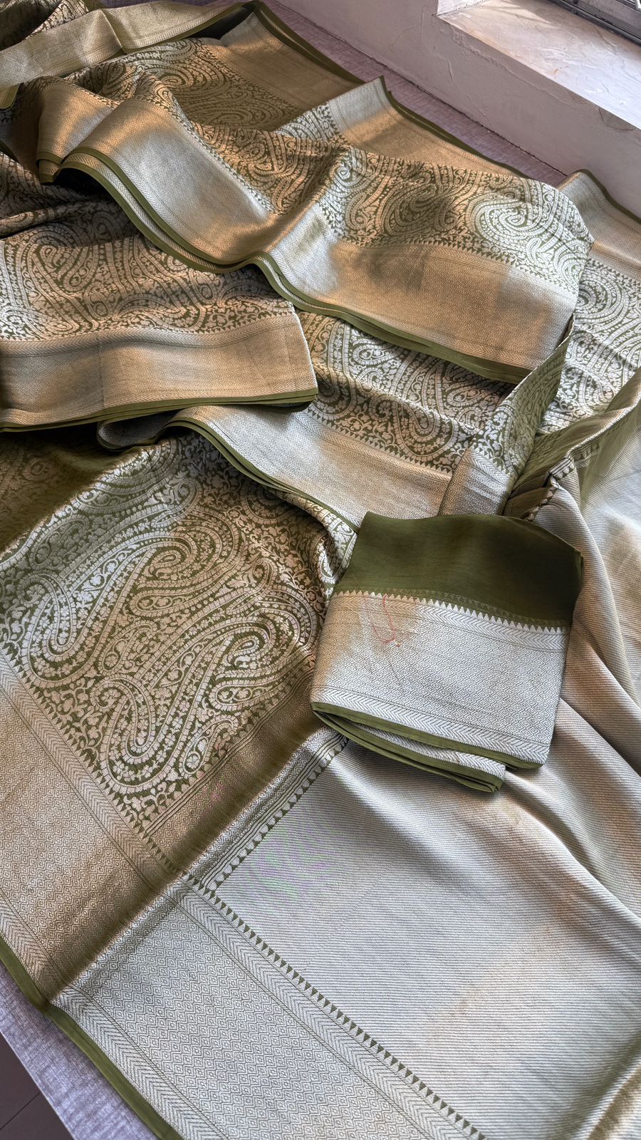 Elegant Khaddi Georgette Banarasi Saree With Rich Golden Weaving