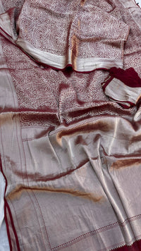 Elegant Khaddi Georgette Banarasi Saree With Rich Golden Weaving