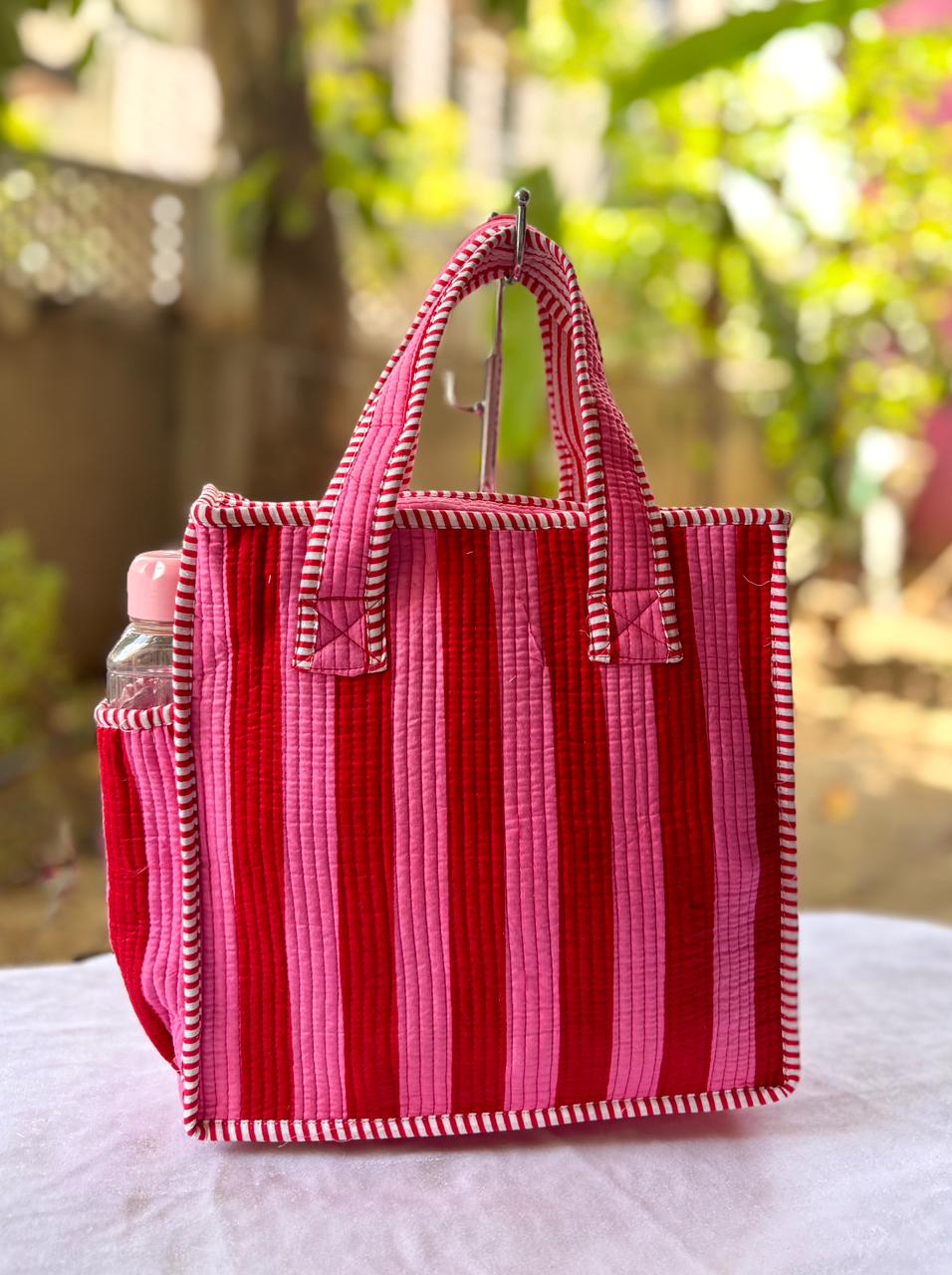 Quilted Printed Lunch Box Hand Bag With Bottle Pocket And Zip Closure