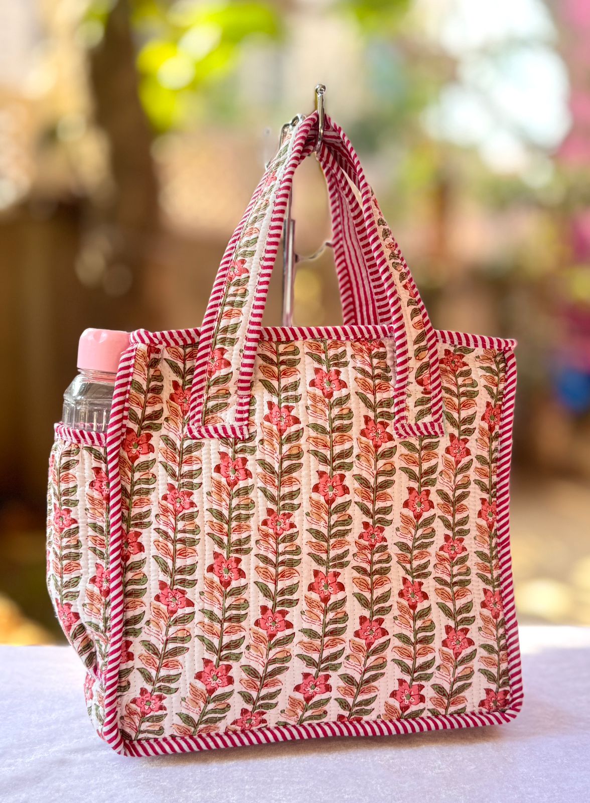 Quilted Printed Lunch Box Hand Bag With Bottle Pocket And Zip Closure