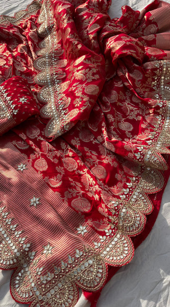 Khaddi Georgette Banarasi Saree with Pearl & Gotapatti Work