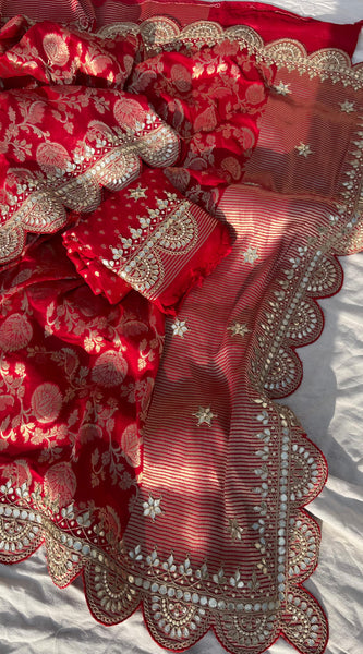 Khaddi Georgette Banarasi Saree with Pearl & Gotapatti Work
