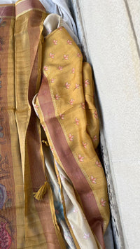 Elegant Crepe Silk Saree with Artistic Digital Floral & Bird Design