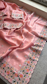 Elegant Floral Pure Munga Silk Saree With Delicate Embroidery Border