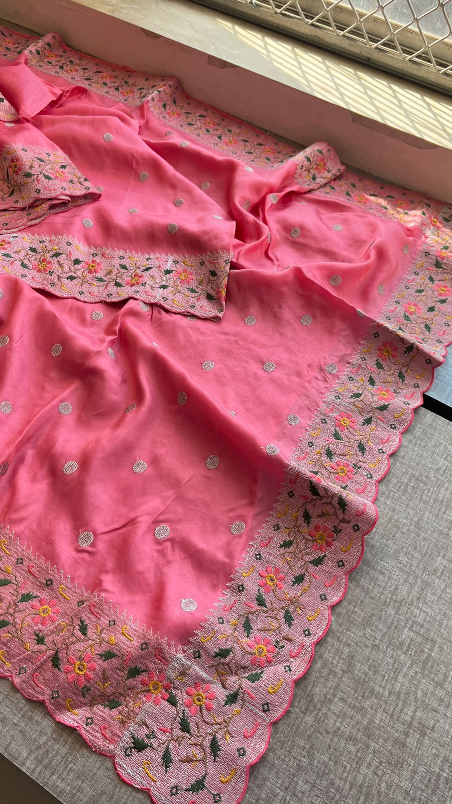 Elegant Floral Pure Munga Silk Saree With Delicate Embroidery Border