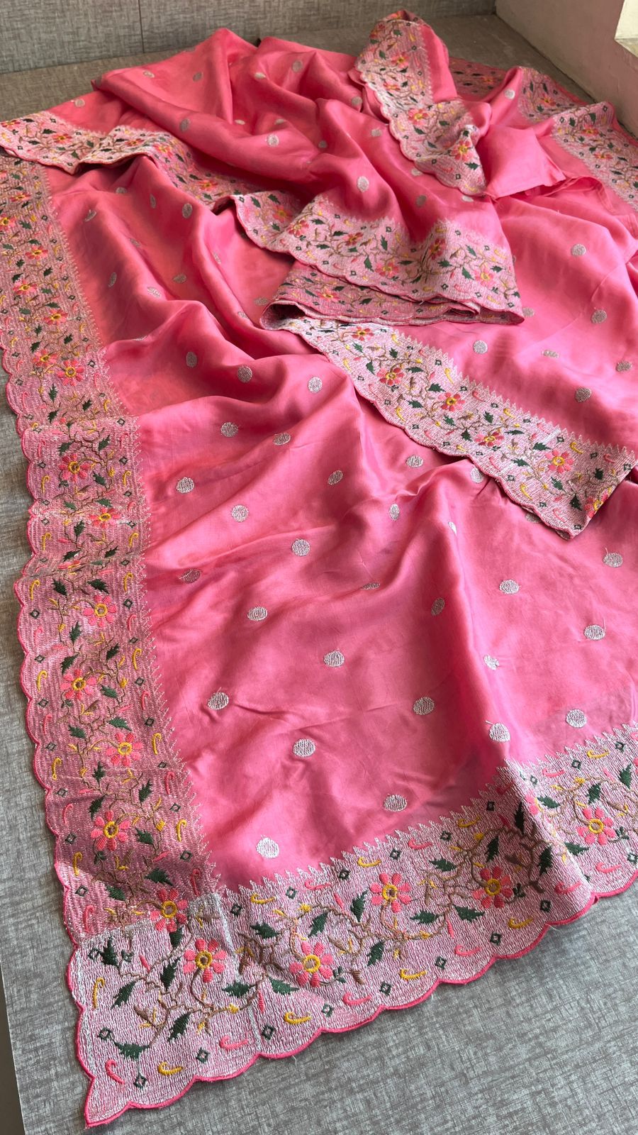 Elegant Floral Pure Munga Silk Saree With Delicate Embroidery Border