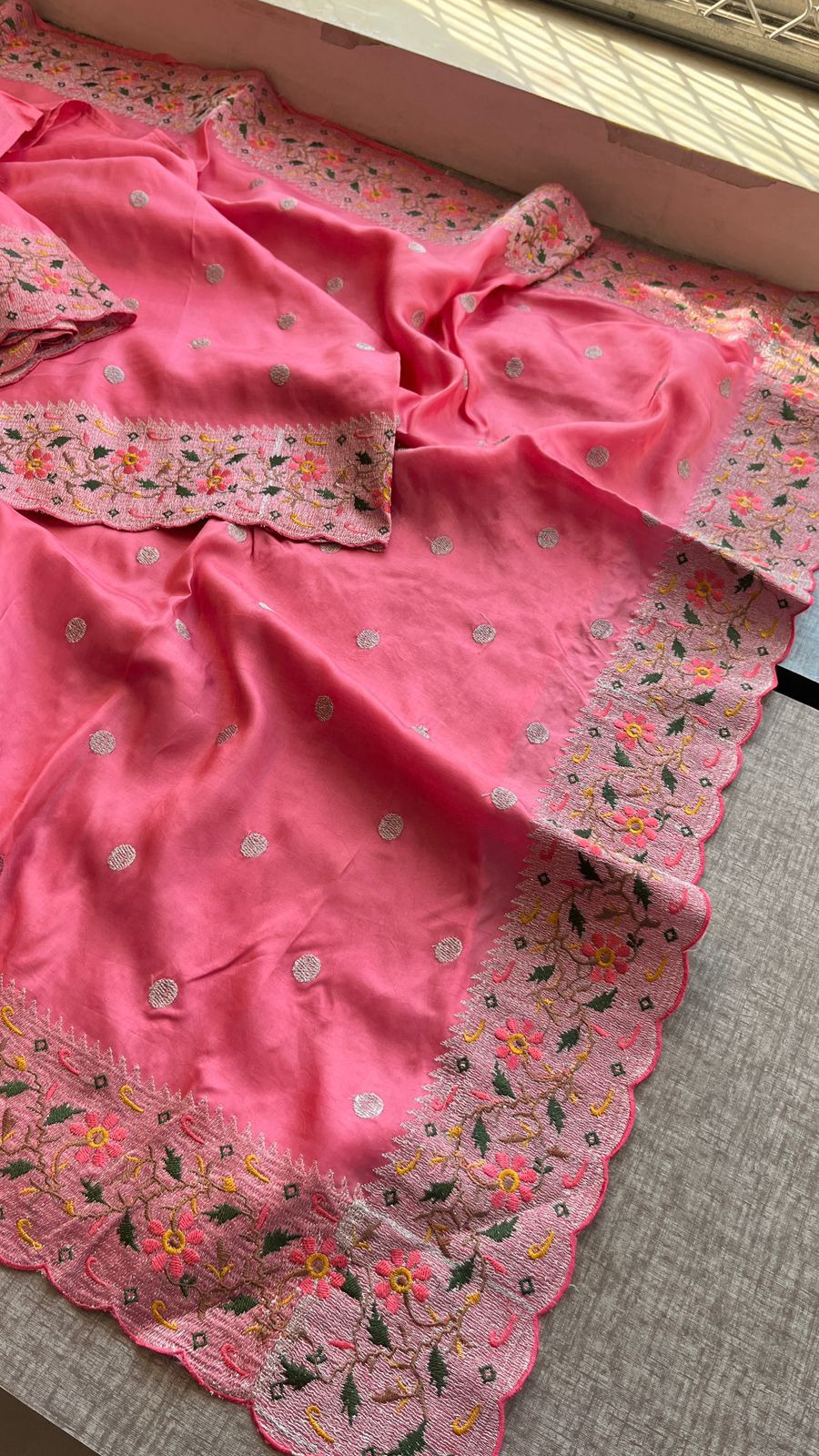 Elegant Floral Pure Munga Silk Saree With Delicate Embroidery Border