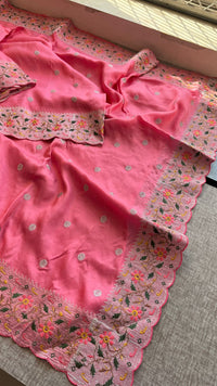 Elegant Floral Pure Munga Silk Saree With Delicate Embroidery Border