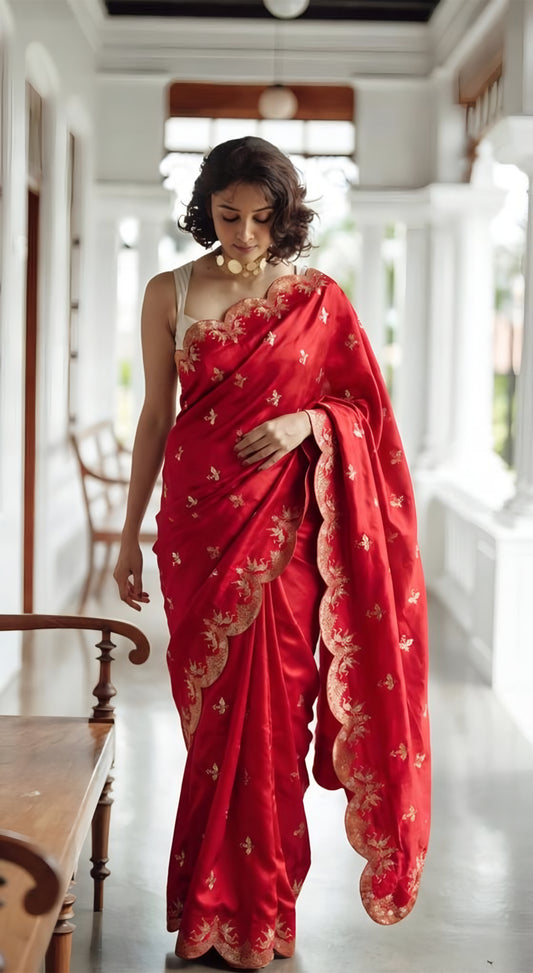 Elegant Gajji Silk Lakdi Patta Banarasi Saree With Scallop Weaving Border